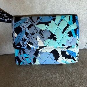 Small/ medium Vera Bradley wallet.